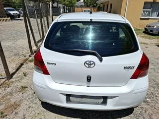 Toyota yaris 1.3L 2010 model for sale..BARGAIN