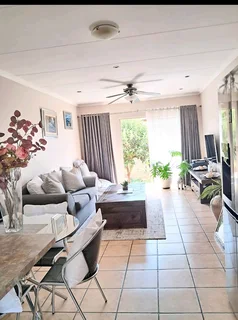 Honeydew Manor one bedroom available to rent, there is parking and Netflix