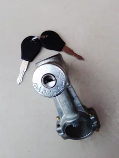 NISSAN 1400 IGNITION SWITCH