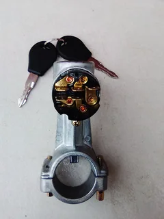 NISSAN 1400 IGNITION SWITCH