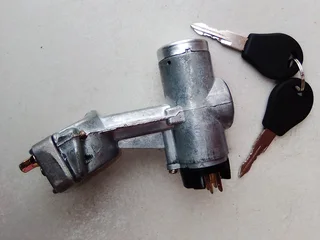NISSAN 1400 IGNITION SWITCH