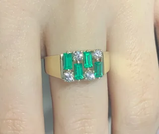 Beautiful 9ct Yellow Gold Cubic Zirconia Dress Ring