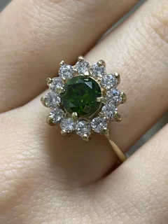 Beautiful 9ct Yellow Gold Cubic Zirconia Cluster Ring