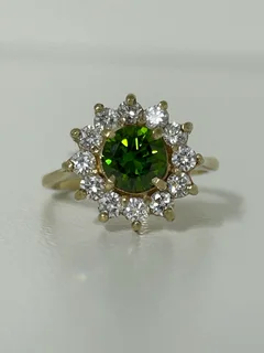 Beautiful 9ct Yellow Gold Cubic Zirconia Cluster Ring