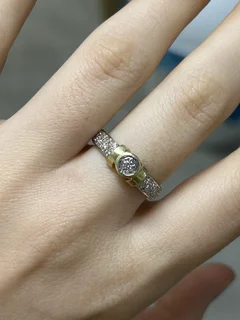 Beautiful 9ct Yellow Gold and Diamond Pavé Setting Ring