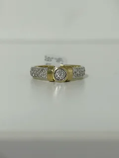 Beautiful 9ct Yellow Gold and Diamond Pavé Setting Ring