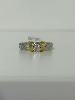 Beautiful 9ct Yellow Gold and Diamond Pavé Setting Ring