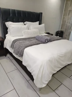 Room to rent in a 2 bedroom flat