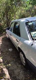 Mercedes W124 1990 230E Auto