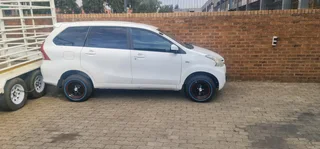 Toyota avanza 1.5 TX