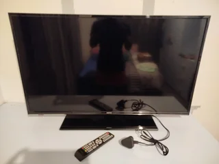 40" Led TV & 54cm Box TV Bundle (Both Not Working)