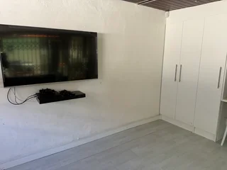 Furnished Rooms for Rent in Goodwood - Townsend in a Furnished House includes electricity and water