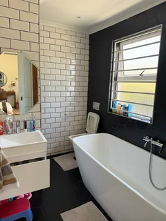 Furnished Rooms for Rent in Goodwood - Townsend in a Furnished House includes electricity and water