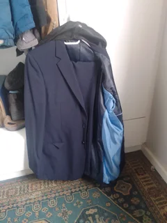 ♥️PRICEDROP♥️Stunning Navy mens suit