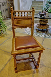 6 HAND CRAFTED DINNING CHAIRS