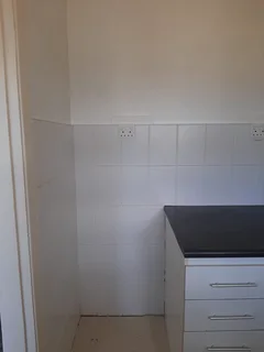 Spacious studio apartment for 1 person to let in Tulbagh