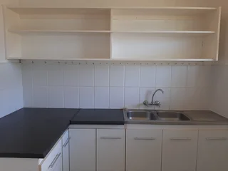 Spacious studio apartment for 1 person to let in Tulbagh