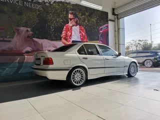 BMW 1997 E36 318is Auto. Low Mileage