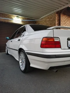 BMW 1997 E36 318is Auto. Low Mileage