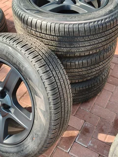 Land Rover 20&#39; Mags with tyres