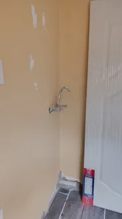 Neat batchelor flat available for hire