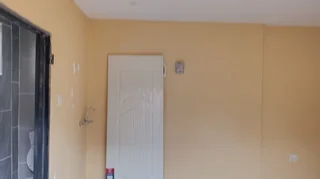 Neat batchelor flat available for hire