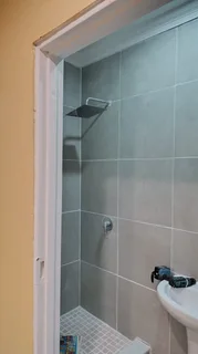 Neat batchelor flat available for hire