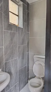 Neat batchelor flat available for hire