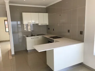 3 bedroom flat - direct sea views