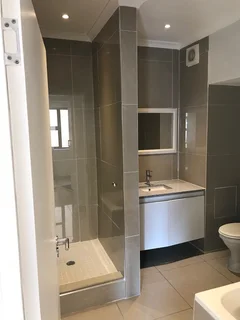 3 bedroom flat - direct sea views