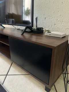 TV Stand for Sale – Excellent Condition