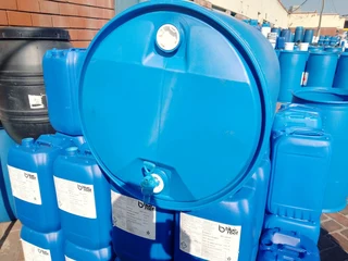 Flow bins.1000lt.water tanks. ibc. grade a. water/food