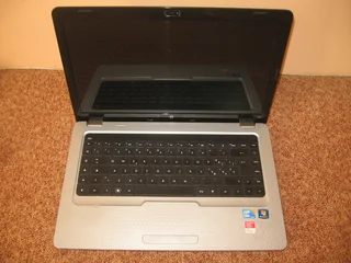 HP i7 8GB Gaming Laptop with NEW battery, looks like MacBook