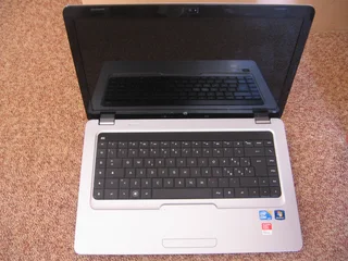 HP i7 8GB Gaming Laptop with NEW battery, looks like MacBook