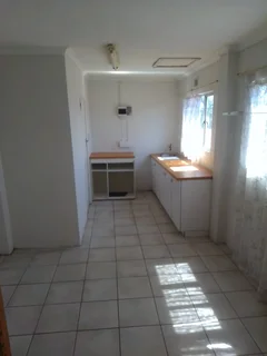 Secure outbuilding to let in Redhill Durban North