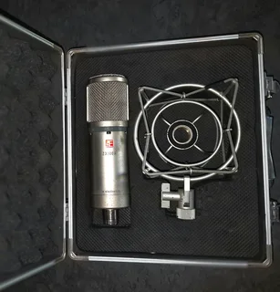 SE Electronics Z3300A Multi-Pattern Condenser Mic in flight case - Complete Studio Package