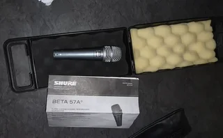 Shure Beta 57A Microphone - LIKE NEW - Complete Package