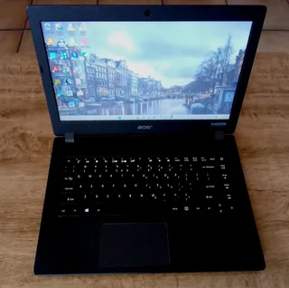 ACER Aspire A114-32 Laptop. Very good condition.