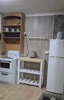 Newly Renovated Unit - AVAILABLE IMMEDIATELY