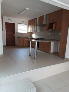 2 Bedroom Cottage to Rent. Florida. Modern, Clean, Secure.