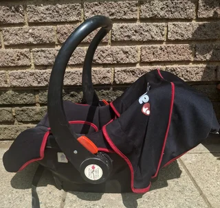 Little Me Baby car seat / Baby CarrierHood clip missing Forward-facing from 0-13kg