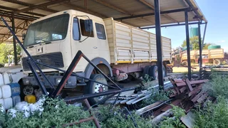 Mercedes-Benz 2632 truck