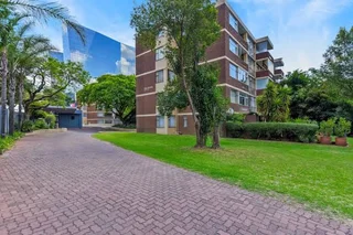 Looking for someone to share a flat with 2 bedroom and 2 bath