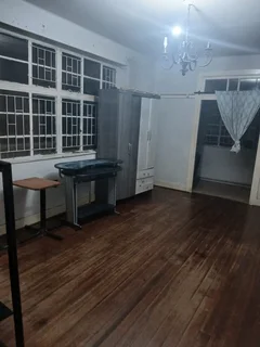 A nice spacey flat available at Glenwood,  close to the mall, close to bus station, close to park