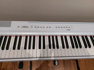 Yamaha P-125