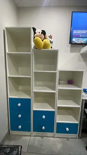3x shelves with drawers