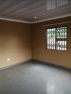 A big and clean room to rent in Vorna valley, available 31 December