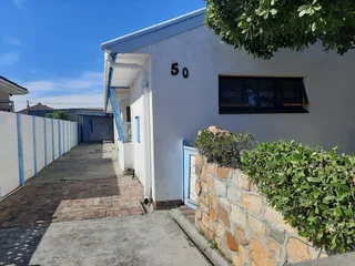 Beautiful house for sale in Grassy Park