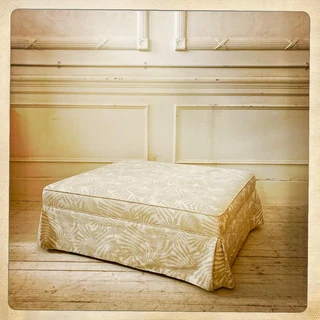 Large ottoman - R2600