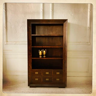 Large display cabinet